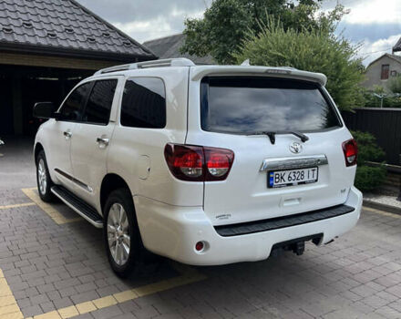 Белый Тойота Секвойя, объемом двигателя 5.7 л и пробегом 158 тыс. км за 44500 $, фото 3 на Automoto.ua