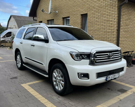 Белый Тойота Секвойя, объемом двигателя 5.7 л и пробегом 158 тыс. км за 44500 $, фото 1 на Automoto.ua
