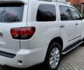 Белый Тойота Секвойя, объемом двигателя 5.66 л и пробегом 361 тыс. км за 34000 $, фото 2 на Automoto.ua