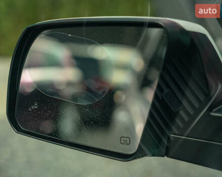 Белый Тойота Секвойя, объемом двигателя 5.66 л и пробегом 139 тыс. км за 39900 $, фото 18 на Automoto.ua