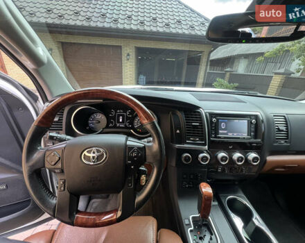 Белый Тойота Секвойя, объемом двигателя 5.7 л и пробегом 158 тыс. км за 44500 $, фото 16 на Automoto.ua