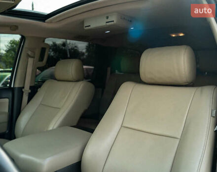 Белый Тойота Секвойя, объемом двигателя 5.66 л и пробегом 139 тыс. км за 39900 $, фото 32 на Automoto.ua