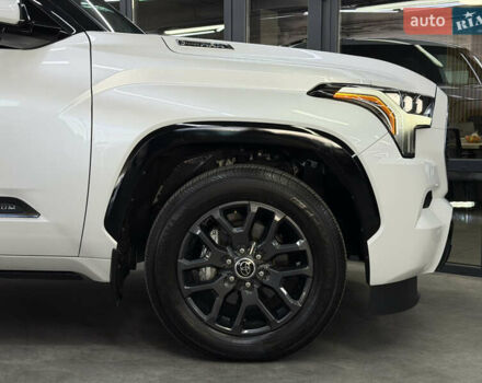 Тойота Секвойя 2023 в Одессе на Automoto.ua Белый Тойота Секвойя, объемом двигателя 3.45 л и пробегом 16 тыс. км за 113000 $, фото 4 на Automoto.ua