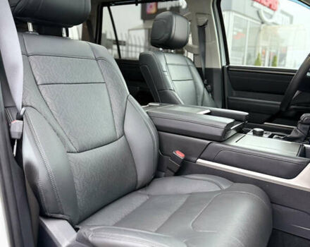 Белый Тойота Секвойя, объемом двигателя 3.45 л и пробегом 36 тыс. км за 92900 $, фото 9 на Automoto.ua