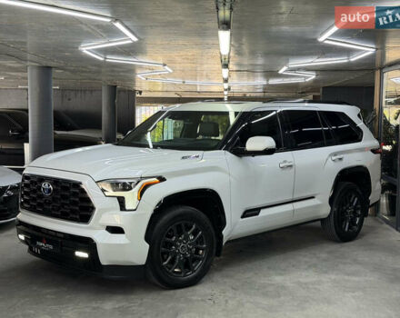 Тойота Секвойя 2023 в Одессе на Automoto.ua Белый Тойота Секвойя, объемом двигателя 3.45 л и пробегом 16 тыс. км за 113000 $, фото 5 на Automoto.ua
