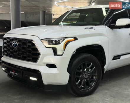 Тойота Секвойя 2023 в Одессе на Automoto.ua Белый Тойота Секвойя, объемом двигателя 3.45 л и пробегом 16 тыс. км за 113000 $, фото 8 на Automoto.ua