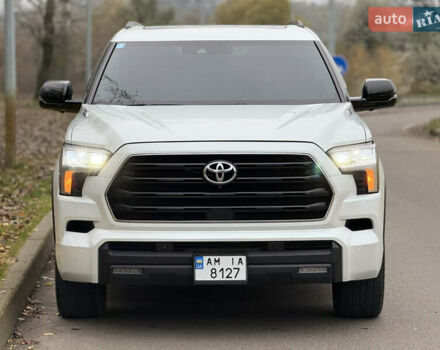 Белый Тойота Секвойя, объемом двигателя 3.45 л и пробегом 36 тыс. км за 92900 $, фото 1 на Automoto.ua