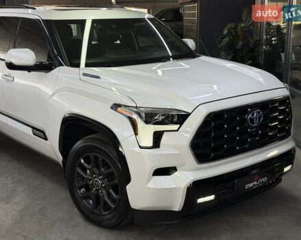 Тойота Секвойя 2023 в Одессе на Automoto.ua Белый Тойота Секвойя, объемом двигателя 3.45 л и пробегом 16 тыс. км за 113000 $, фото 2 на Automoto.ua