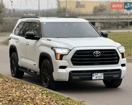 Белый Тойота Секвойя, объемом двигателя 3.45 л и пробегом 36 тыс. км за 92900 $, фото 2 на Automoto.ua