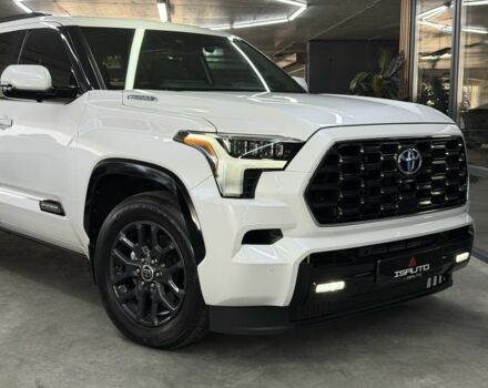 Белый Тойота Секвойя, объемом двигателя 3.5 л и пробегом 16 тыс. км за 113000 $, фото 3 на Automoto.ua