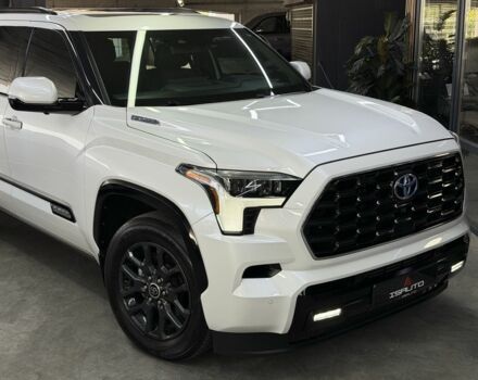 Белый Тойота Секвойя, объемом двигателя 3.5 л и пробегом 16 тыс. км за 113000 $, фото 1 на Automoto.ua