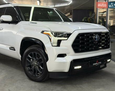 Тойота Секвойя 2023 в Одессе на Automoto.ua Белый Тойота Секвойя, объемом двигателя 3.45 л и пробегом 16 тыс. км за 113000 $, фото 3 на Automoto.ua
