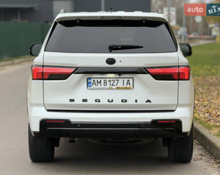 Белый Тойота Секвойя, объемом двигателя 3.45 л и пробегом 36 тыс. км за 92900 $, фото 6 на Automoto.ua