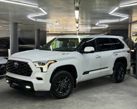 Белый Тойота Секвойя, объемом двигателя 3.5 л и пробегом 16 тыс. км за 113000 $, фото 4 на Automoto.ua