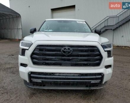 Белый Тойота Секвойя, объемом двигателя 3.4 л и пробегом 5 тыс. км за 96000 $, фото 4 на Automoto.ua