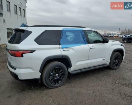 Белый Тойота Секвойя, объемом двигателя 3.4 л и пробегом 5 тыс. км за 96000 $, фото 2 на Automoto.ua