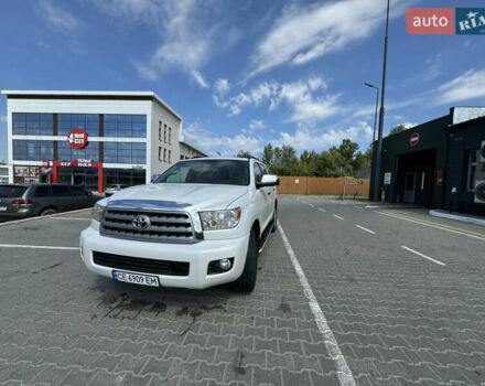 Белый Тойота Секвойя, объемом двигателя 5.7 л и пробегом 295 тыс. км за 18888 $, фото 1 на Automoto.ua