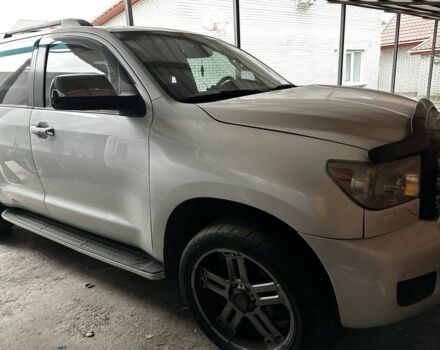 Білий Тойота Секвойя, об'ємом двигуна 5.7 л та пробігом 205 тис. км за 22000 $, фото 1 на Automoto.ua