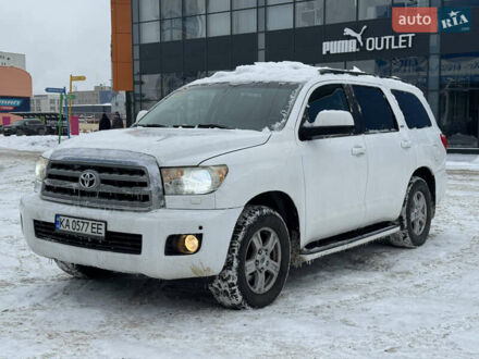 Белый Тойота Секвойя, объемом двигателя 5.7 л и пробегом 337 тыс. км за 18990 $, фото 1 на Automoto.ua