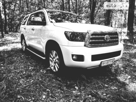 Тойота Секвойя 2010 у Києві на Automoto.ua Білий Тойота Секвойя, об'ємом двигуна 5.7 л та пробігом 175 тис. км за 27800 $, фото 1 на Automoto.ua