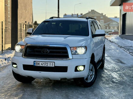 Белый Тойота Секвойя, объемом двигателя 5.7 л и пробегом 240 тыс. км за 20500 $, фото 1 на Automoto.ua