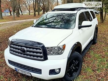 Тойота Секвойя 2017 в Ровно на Automoto.ua Белый Тойота Секвойя, объемом двигателя 5.7 л и пробегом 84 тыс. км за 41000 $, фото 1 на Automoto.ua
