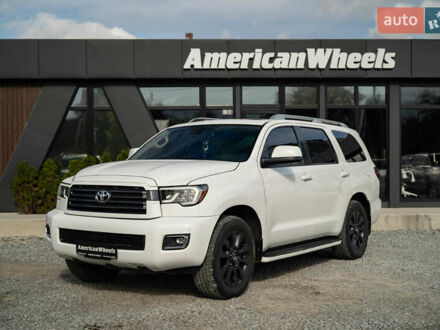 Белый Тойота Секвойя, объемом двигателя 5.66 л и пробегом 139 тыс. км за 39900 $, фото 1 на Automoto.ua