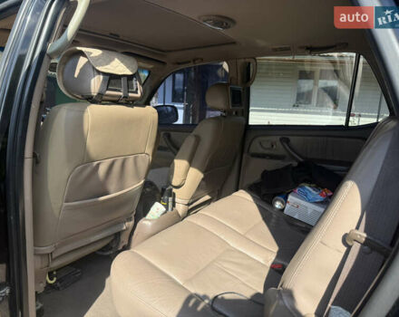 Черный Тойота Секвойя, объемом двигателя 4.7 л и пробегом 290 тыс. км за 15000 $, фото 4 на Automoto.ua