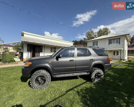 Черный Тойота Секвойя, объемом двигателя 4.7 л и пробегом 290 тыс. км за 15000 $, фото 2 на Automoto.ua