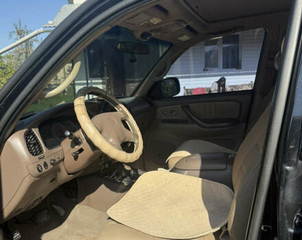 Черный Тойота Секвойя, объемом двигателя 4.7 л и пробегом 290 тыс. км за 15000 $, фото 1 на Automoto.ua