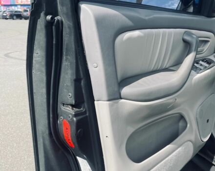 Черный Тойота Секвойя, объемом двигателя 4.7 л и пробегом 486 тыс. км за 10952 $, фото 12 на Automoto.ua