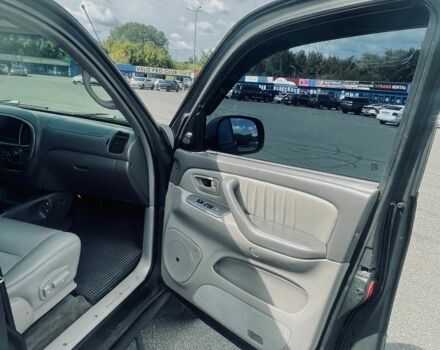 Черный Тойота Секвойя, объемом двигателя 4.7 л и пробегом 486 тыс. км за 10952 $, фото 8 на Automoto.ua