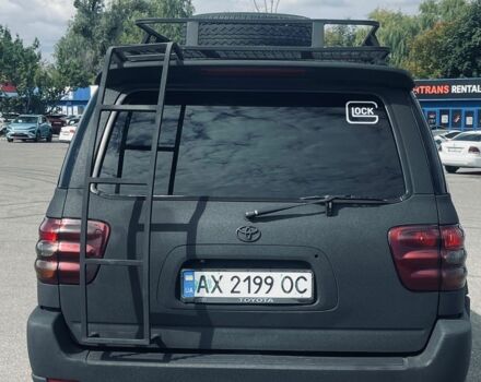 Черный Тойота Секвойя, объемом двигателя 4.7 л и пробегом 486 тыс. км за 10952 $, фото 5 на Automoto.ua