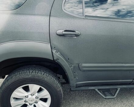 Черный Тойота Секвойя, объемом двигателя 4.7 л и пробегом 486 тыс. км за 10952 $, фото 6 на Automoto.ua