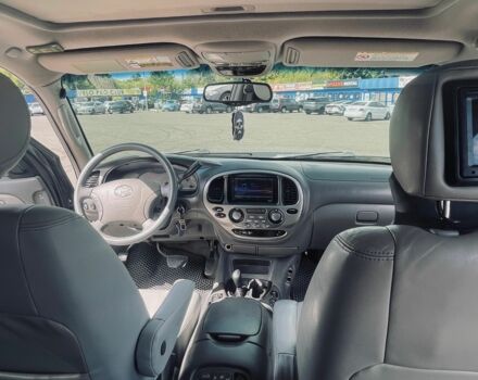 Черный Тойота Секвойя, объемом двигателя 4.7 л и пробегом 486 тыс. км за 10952 $, фото 10 на Automoto.ua