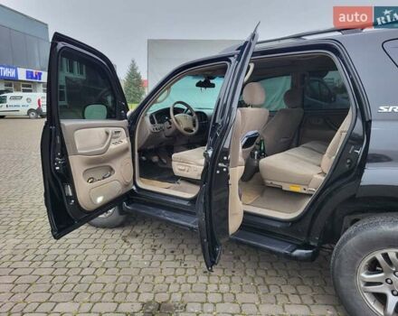 Черный Тойота Секвойя, объемом двигателя 4.7 л и пробегом 269 тыс. км за 15900 $, фото 9 на Automoto.ua