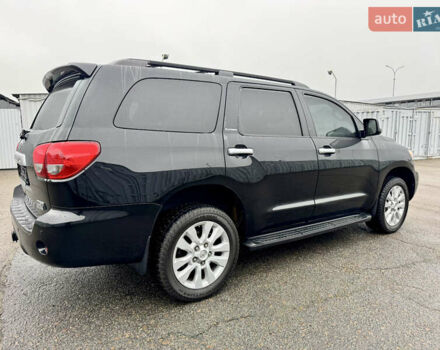 Черный Тойота Секвойя, объемом двигателя 5.66 л и пробегом 241 тыс. км за 23000 $, фото 6 на Automoto.ua