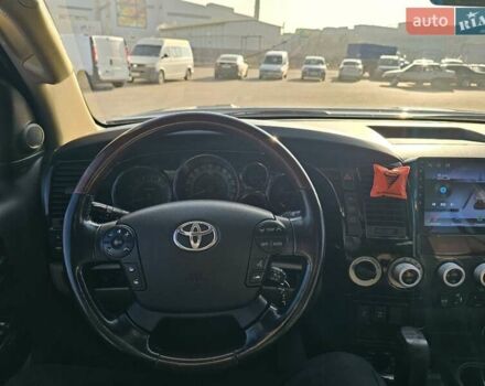 Чорний Тойота Секвойя, об'ємом двигуна 5.66 л та пробігом 310 тис. км за 21500 $, фото 14 на Automoto.ua