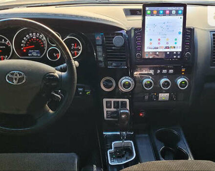 Черный Тойота Секвойя, объемом двигателя 5.6 л и пробегом 250 тыс. км за 32999 $, фото 71 на Automoto.ua