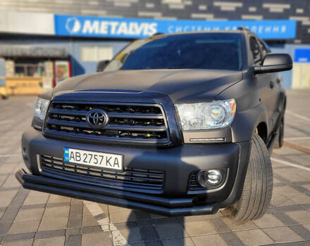Черный Тойота Секвойя, объемом двигателя 5.6 л и пробегом 250 тыс. км за 32999 $, фото 46 на Automoto.ua