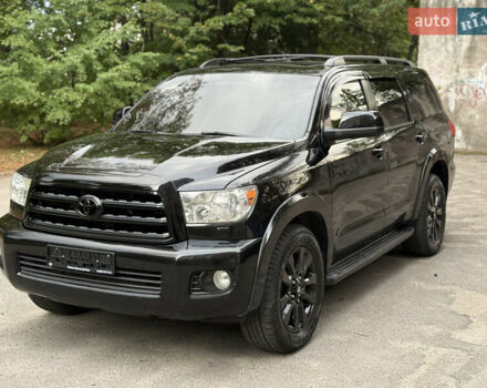Черный Тойота Секвойя, объемом двигателя 5.66 л и пробегом 226 тыс. км за 24999 $, фото 3 на Automoto.ua