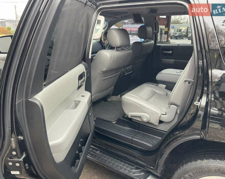 Черный Тойота Секвойя, объемом двигателя 5.7 л и пробегом 228 тыс. км за 24000 $, фото 7 на Automoto.ua