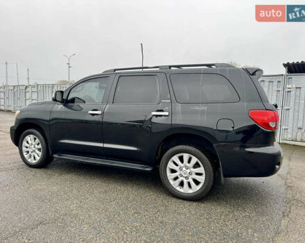 Черный Тойота Секвойя, объемом двигателя 5.66 л и пробегом 241 тыс. км за 23000 $, фото 4 на Automoto.ua