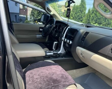 Черный Тойота Секвойя, объемом двигателя 5.7 л и пробегом 200 тыс. км за 22500 $, фото 8 на Automoto.ua