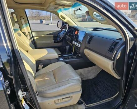Чорний Тойота Секвойя, об'ємом двигуна 5.66 л та пробігом 310 тис. км за 21500 $, фото 12 на Automoto.ua