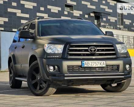 Черный Тойота Секвойя, объемом двигателя 5.6 л и пробегом 250 тыс. км за 32999 $, фото 1 на Automoto.ua