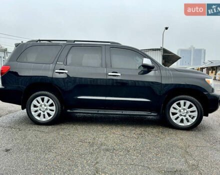 Черный Тойота Секвойя, объемом двигателя 5.66 л и пробегом 241 тыс. км за 23000 $, фото 17 на Automoto.ua