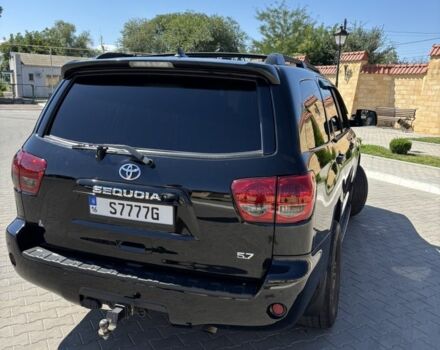 Чорний Тойота Секвойя, об'ємом двигуна 5 л та пробігом 350 тис. км за 22000 $, фото 2 на Automoto.ua
