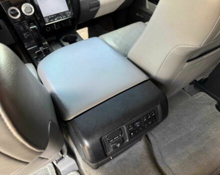 Черный Тойота Секвойя, объемом двигателя 5.7 л и пробегом 182 тыс. км за 17500 $, фото 20 на Automoto.ua