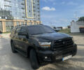 Черный Тойота Секвойя, объемом двигателя 5.7 л и пробегом 211 тыс. км за 22500 $, фото 1 на Automoto.ua